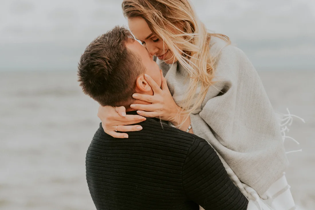 sesja-narzeczenska-rewa-plaza-fotograf-gdynia